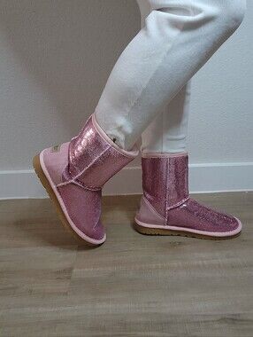 Brand New Authentic Smaibulun Ugg Pink Sequin Mid-High Boots NWOT Size 39/7US